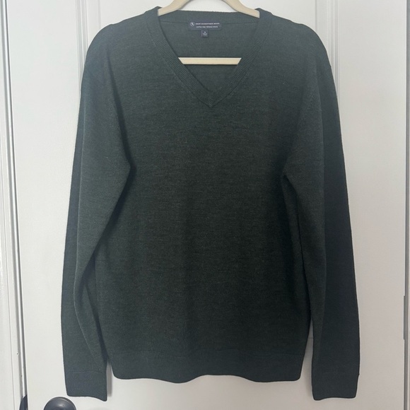 Hart Schaffner Marx Other - Hart Schaffner Marx Men's Dark Green Merino Wool V-Neck Sweater